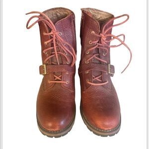 Array boots 8.5 (5220)